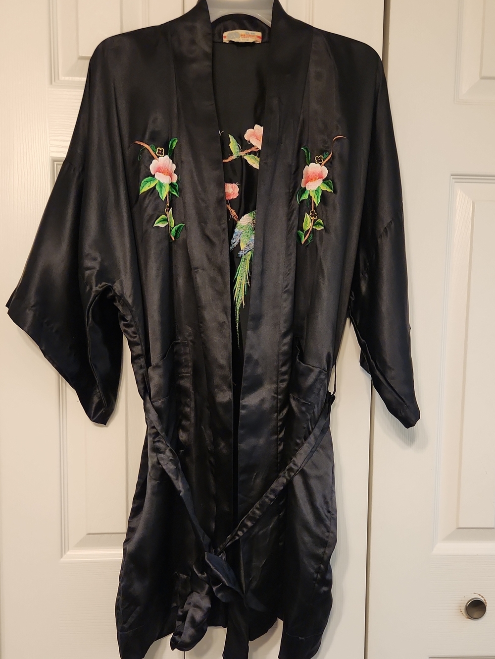 Black 100% Silk Vintage Embroidered Asian Bird And Floral Kimono Style Robe